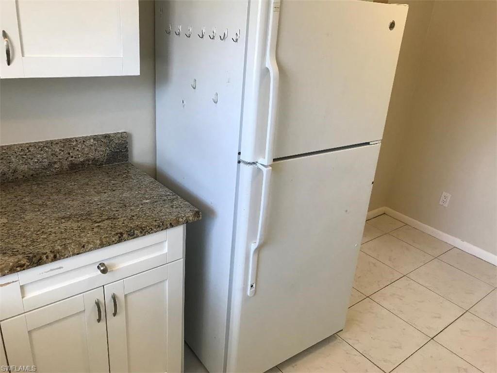 NAPLES MANOR - Residential