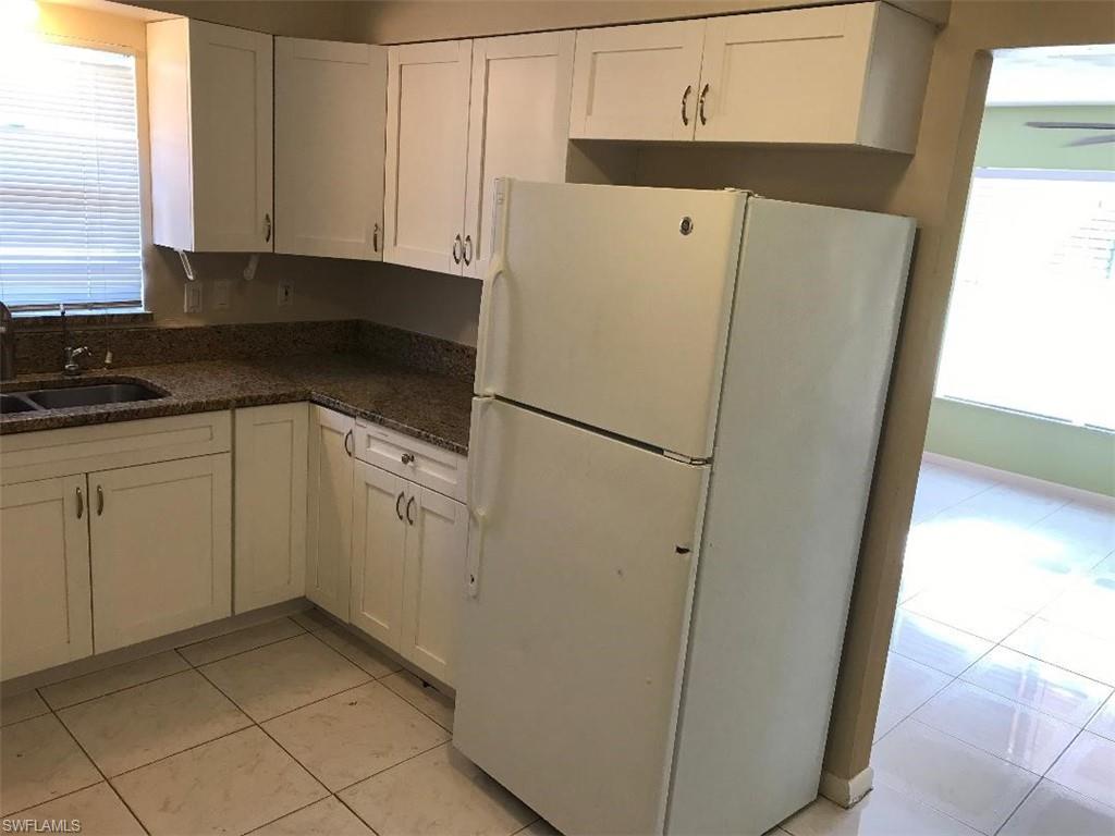 NAPLES MANOR - Residential