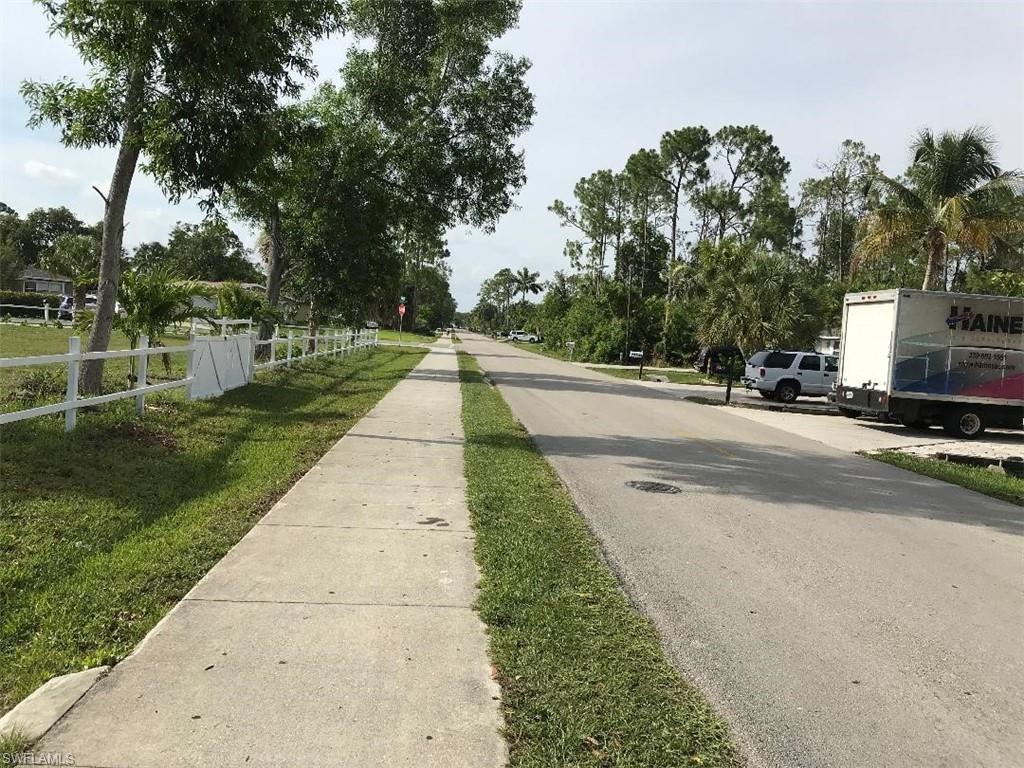 NAPLES MANOR - Residential