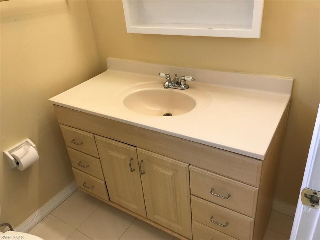 NAPLES MANOR - Residential