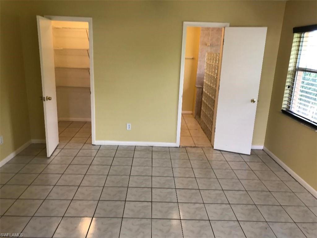 NAPLES MANOR - Residential