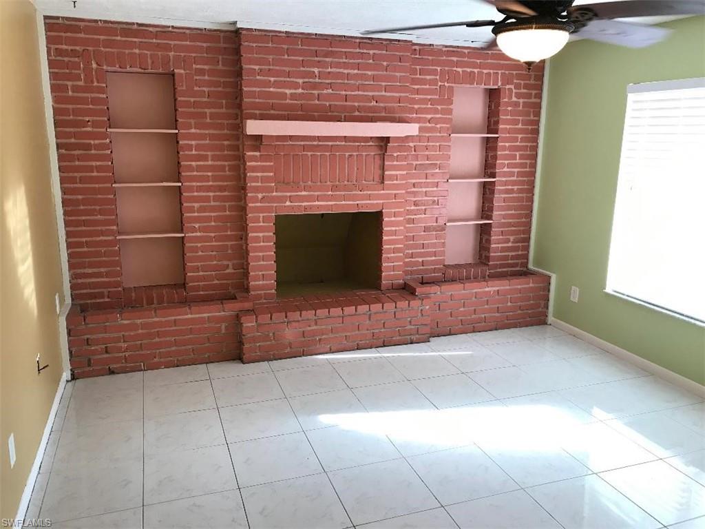 NAPLES MANOR - Residential