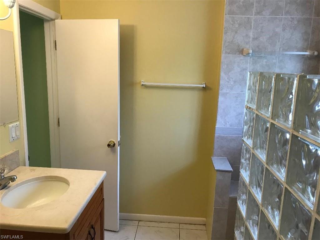 NAPLES MANOR - Residential