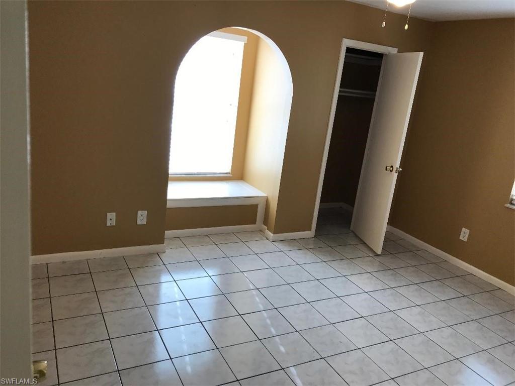 NAPLES MANOR - Residential