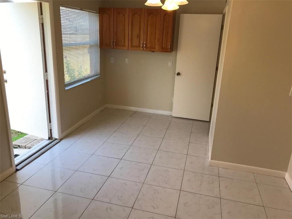 NAPLES MANOR - Residential