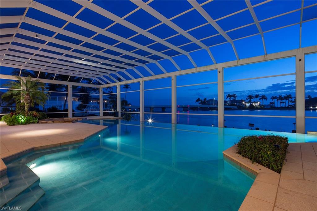 ESTATES - Residential