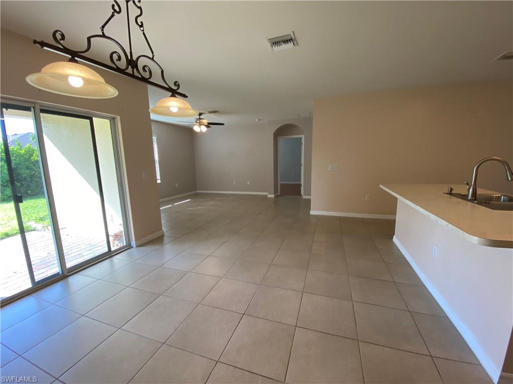 ENTRADA - Residential Lease