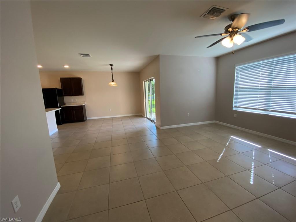 ENTRADA - Residential Lease