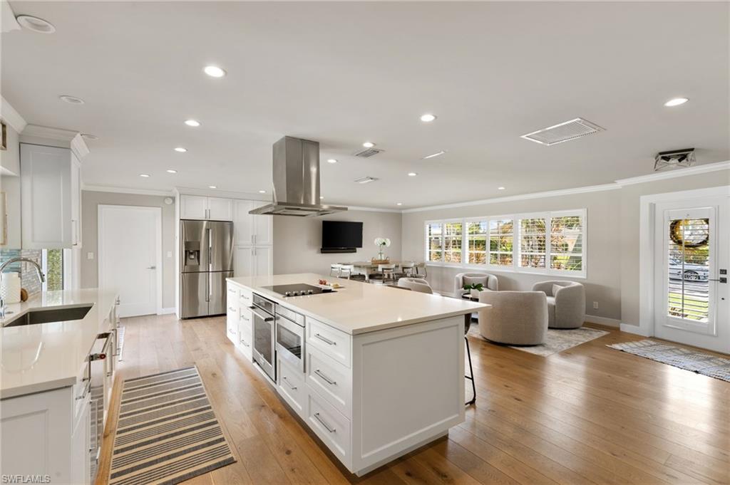 ROYAL HARBOR - Residential