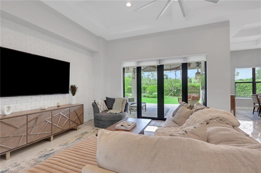 ACREAGE HEADER - Residential