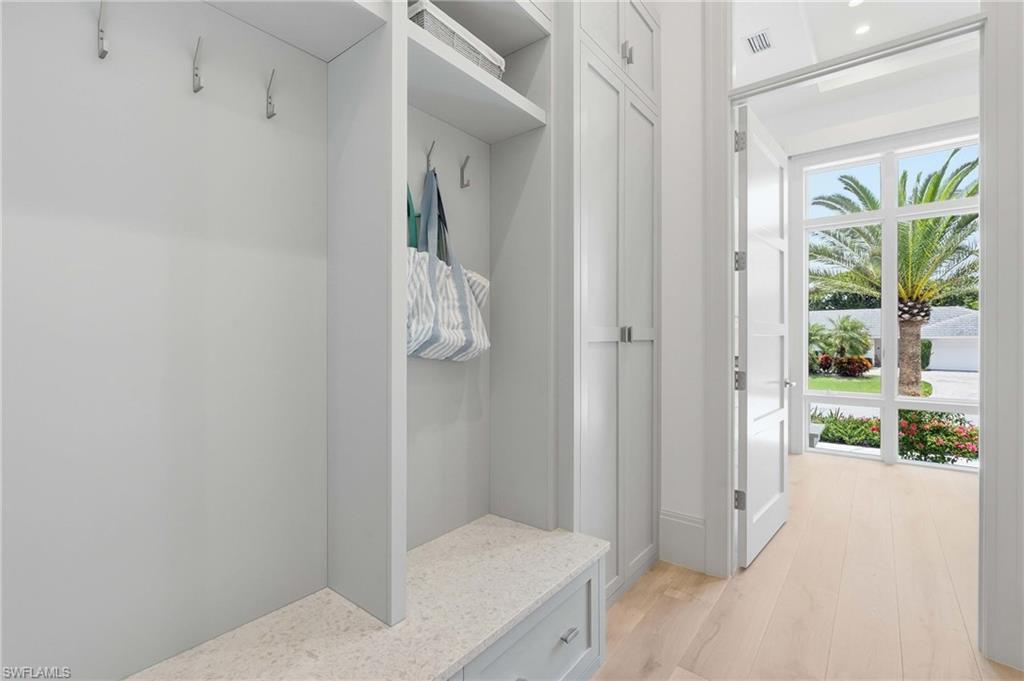 PARK SHORE - Residential