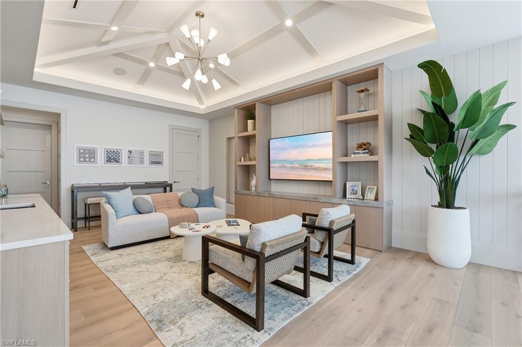 PARK SHORE - Residential