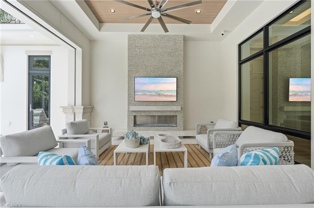 PARK SHORE - Residential