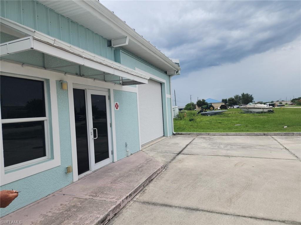 This ±7,314 SF building is currently 100% occupied.

Lot Size: 19,375

Units: Five units, each with separate utilities and access

Construction: Steel frame with concrete block walls and a standing seam metal roof.

Loading: Grade-level overhead doors at the rear of the property along the alleyway

Parking: Ample on-site parking

Year Built: 2009

Investment Features:

100% Occupied with short term leases allowing for the flexiblity to owner occupy space or increase rent

Below-market rents in place, offering upside potential