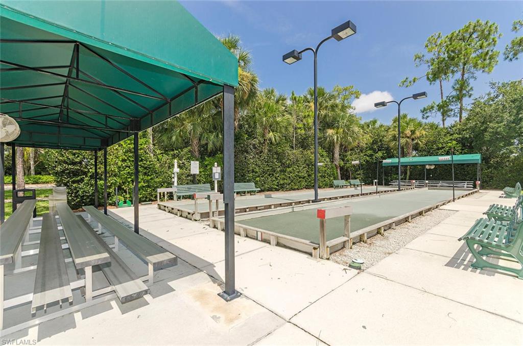 CARLTON LAKES - Residential