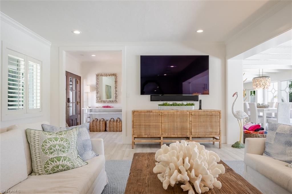 AQUALANE SHORES - Residential