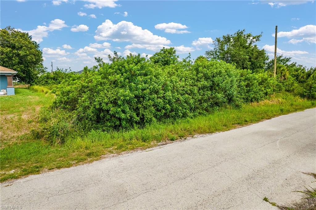 LEHIGH ACRES - Land