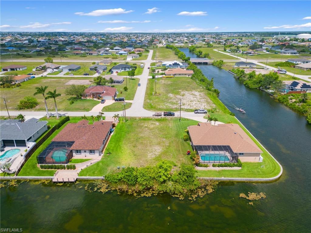 CAPE CORAL - Land