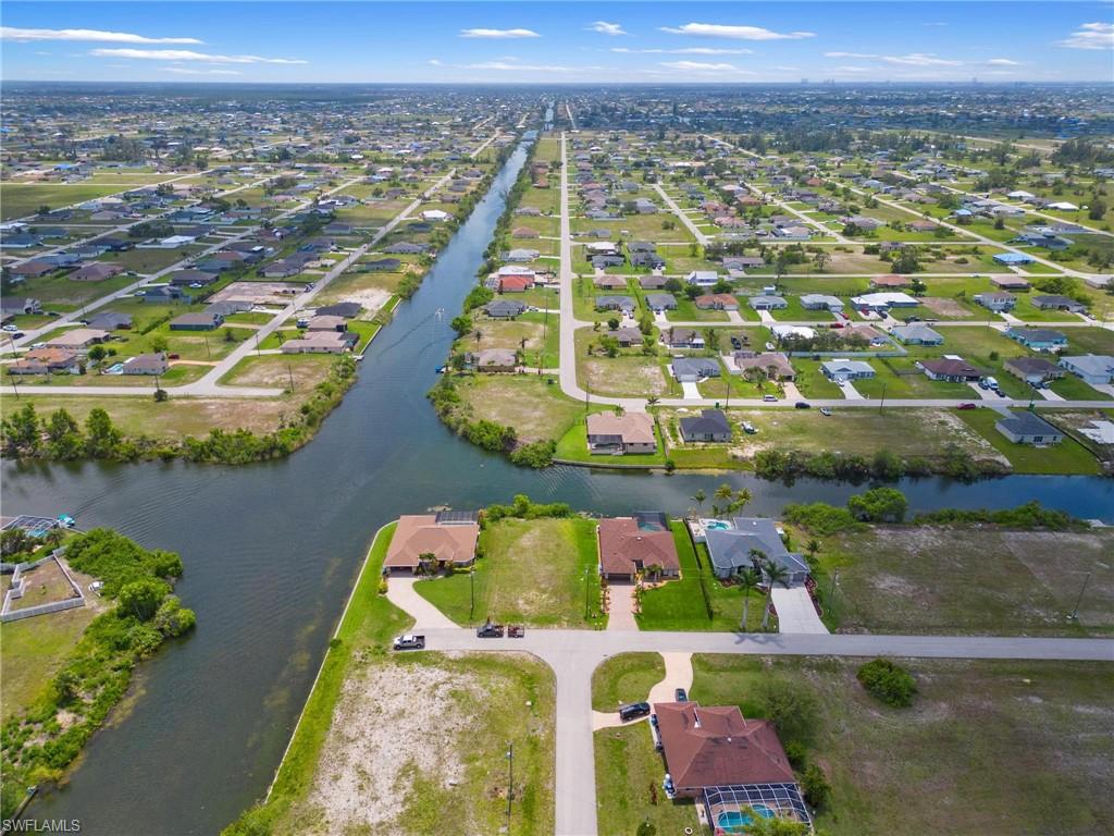 CAPE CORAL - Land