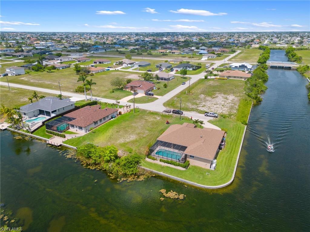 CAPE CORAL - Land