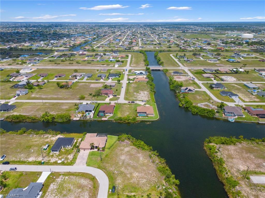 CAPE CORAL - Land