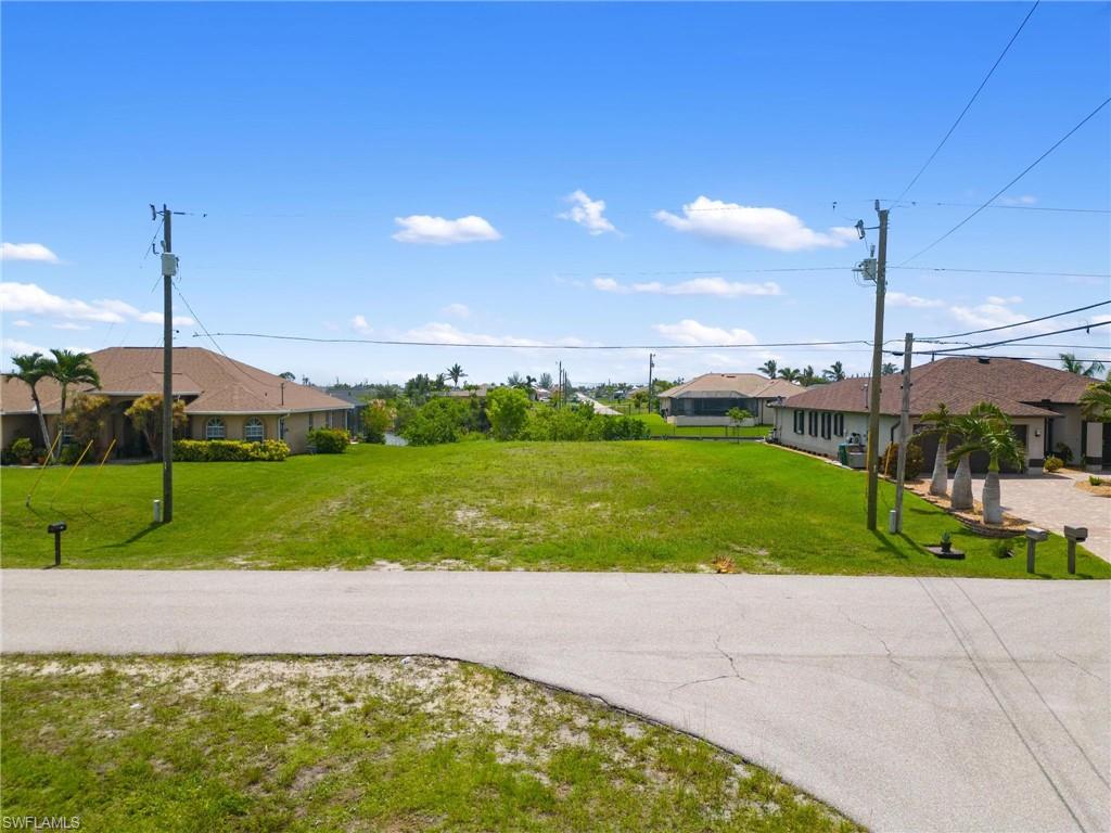CAPE CORAL - Land