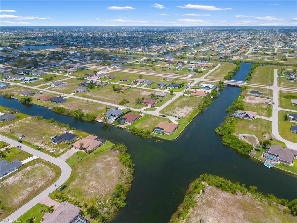 CAPE CORAL - Land