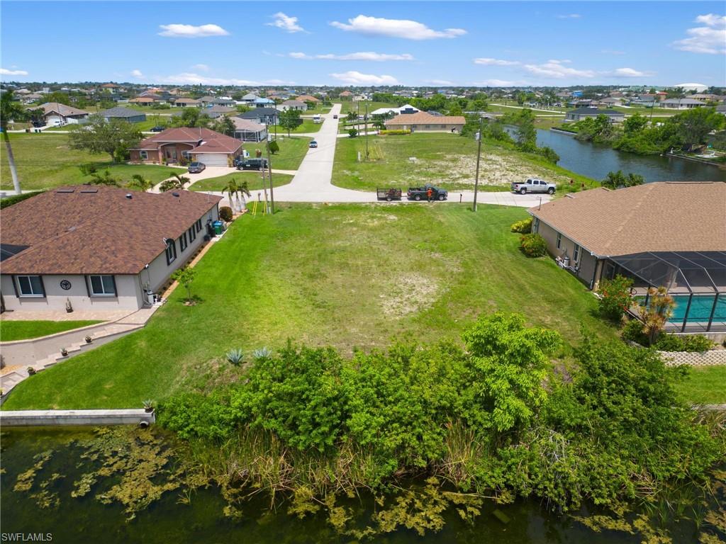 CAPE CORAL - Land