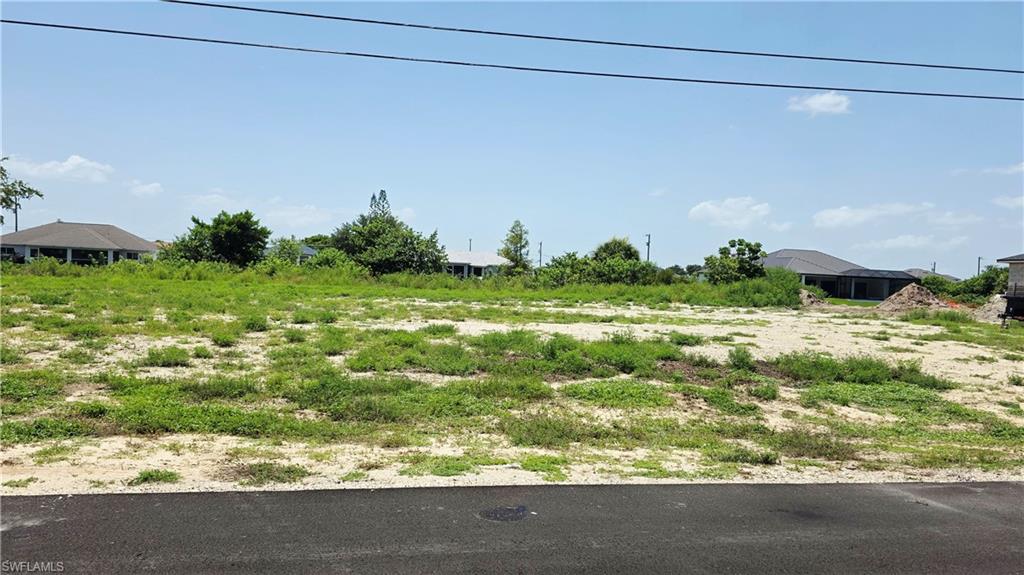 Cape Coral Canal-Front Vacant Lot – Perfect for a Future Vacation Home Discover the ideal setting for your dream vacation home, Conveniently located near shopping, dining, parks, golf, and a short drive to downtown Cape Coral or Fort Myers and Gulf Coast beaches. Great opportunity to build or invest on this beautiful lot, WATER AND SEWER AVAILABLE.
Lot next 1406 also for sale!!