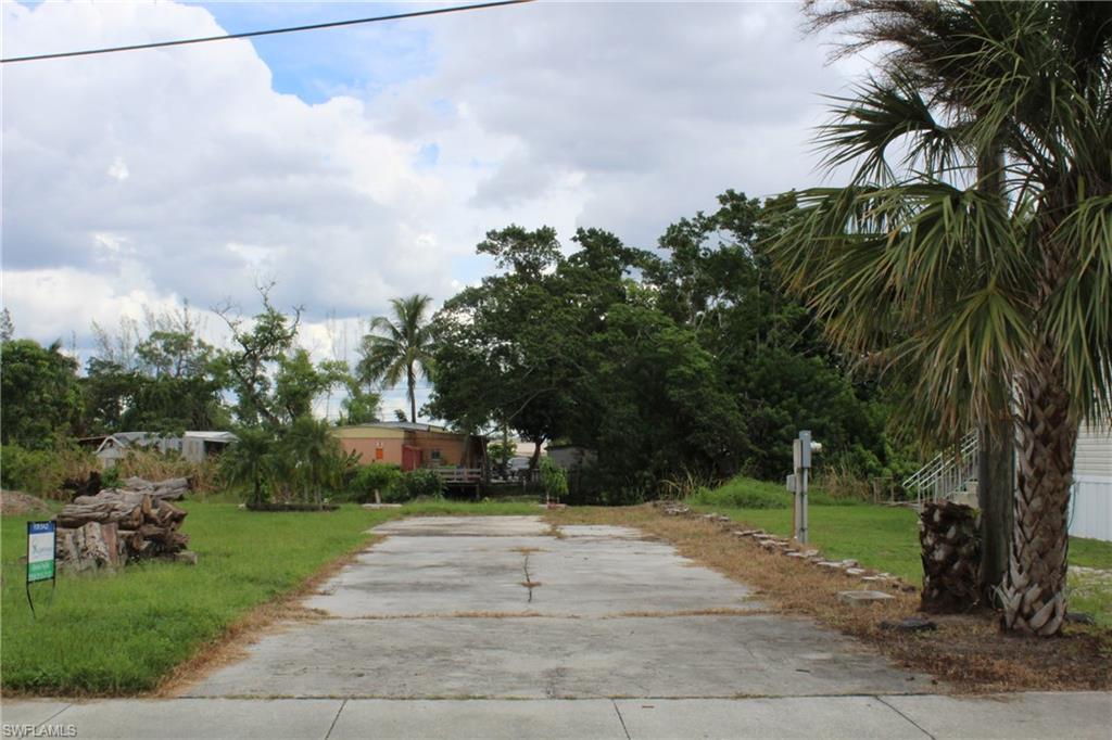 PORT AU PRINCE - Land