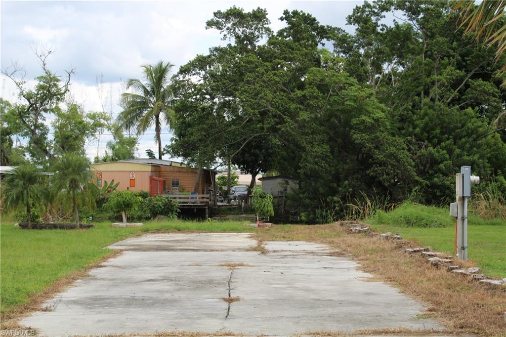 PORT AU PRINCE - Land