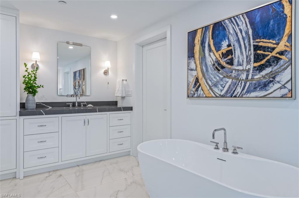KALEA BAY TOWER 300 - Residential