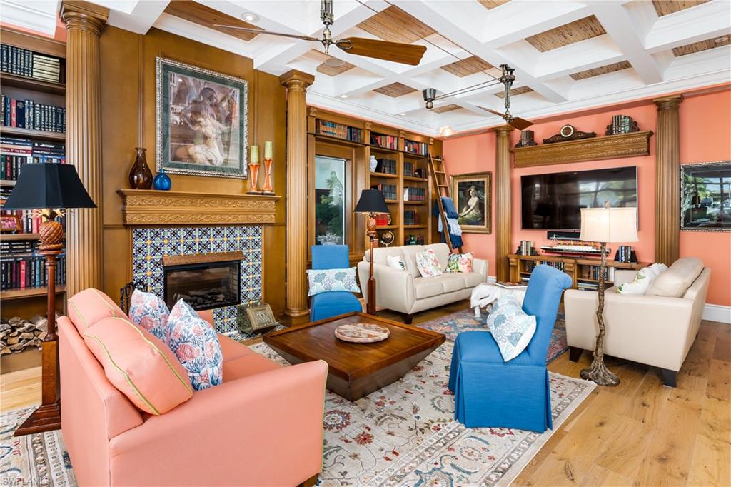 MARCO BEACH - Residential