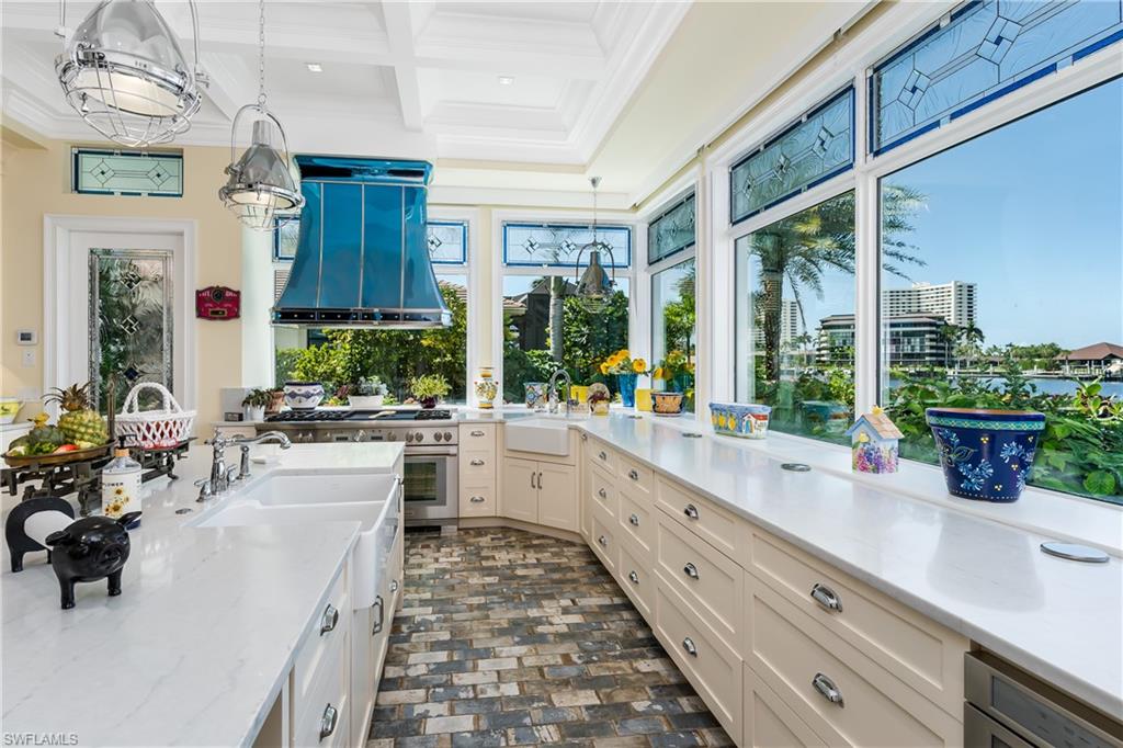MARCO BEACH - Residential