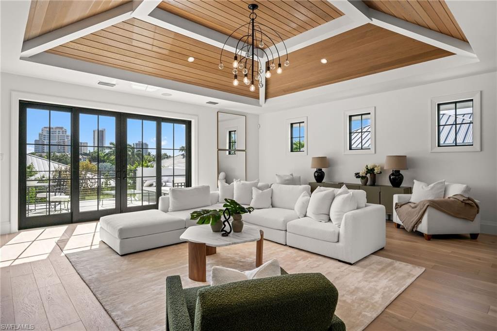 PARK SHORE - Residential