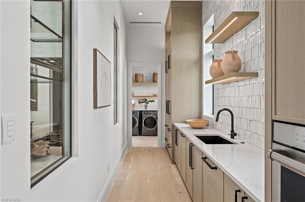 PARK SHORE - Residential
