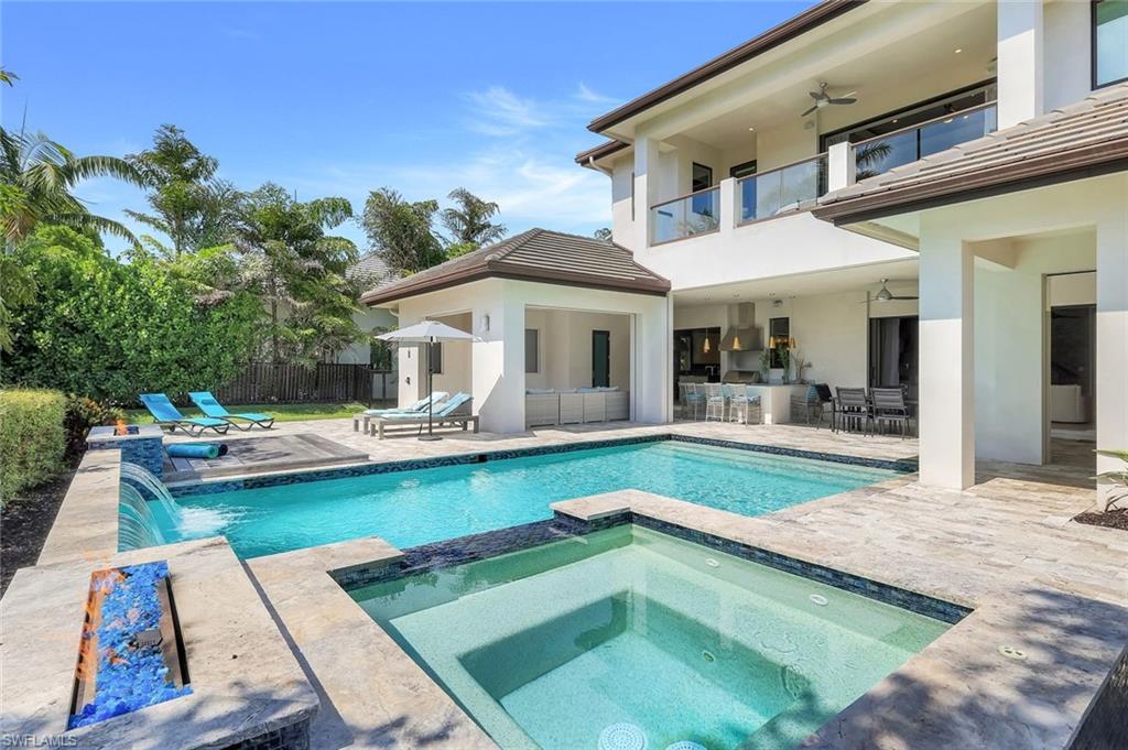 MOORINGS - Residential