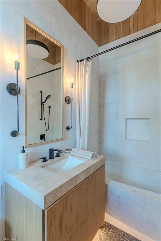 OYSTER BAY - Residential