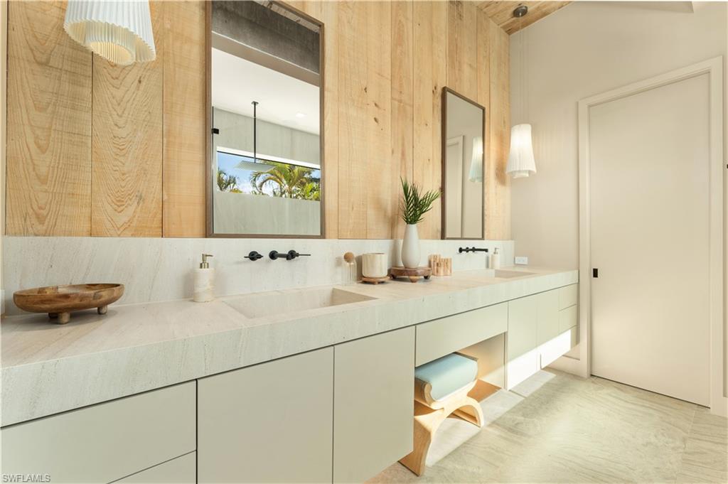 OYSTER BAY - Residential