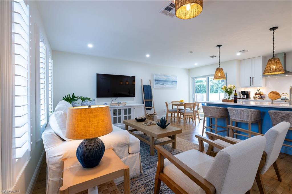 NAPLES PARK - Residential
