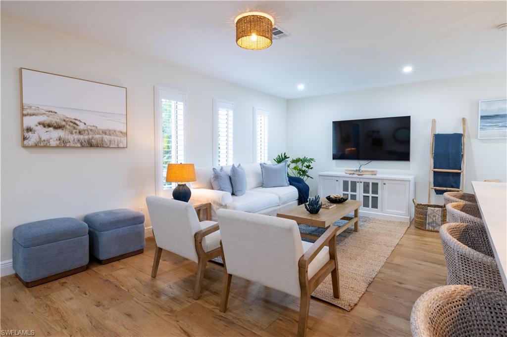 NAPLES PARK - Residential
