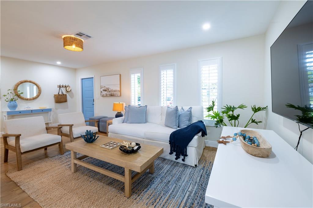 NAPLES PARK - Residential
