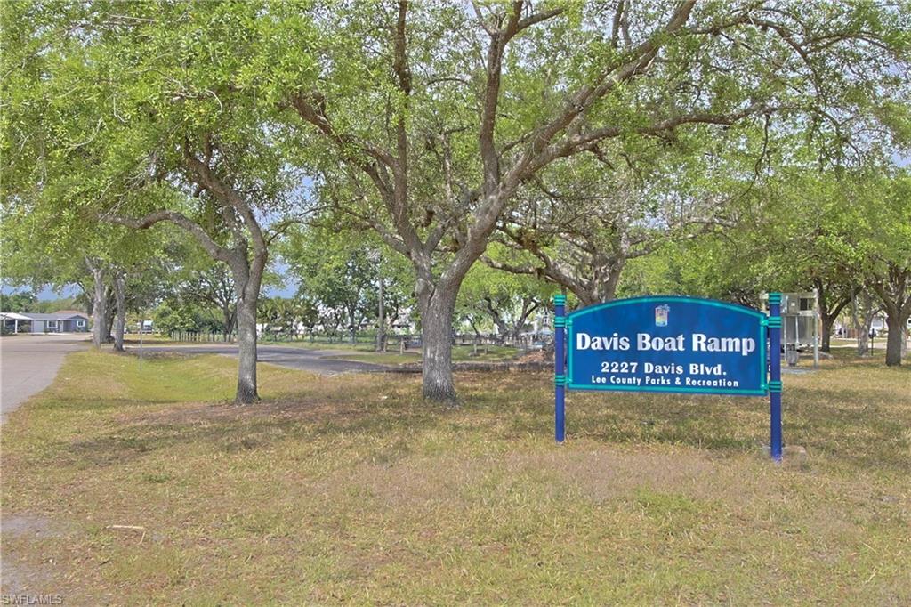 FORT MYERS SHORES - Residential