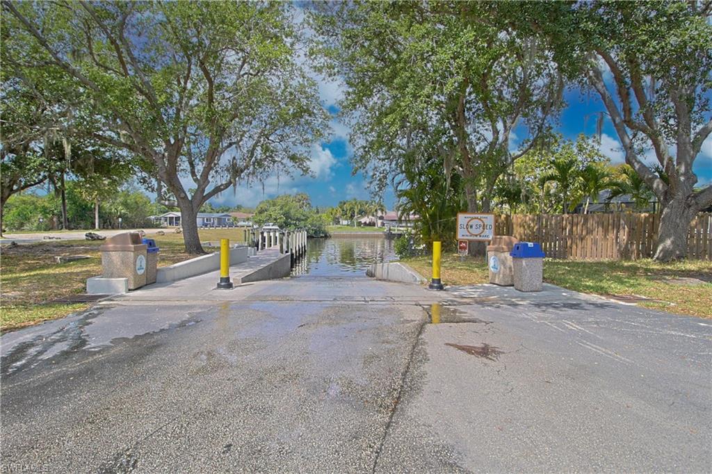 FORT MYERS SHORES - Residential