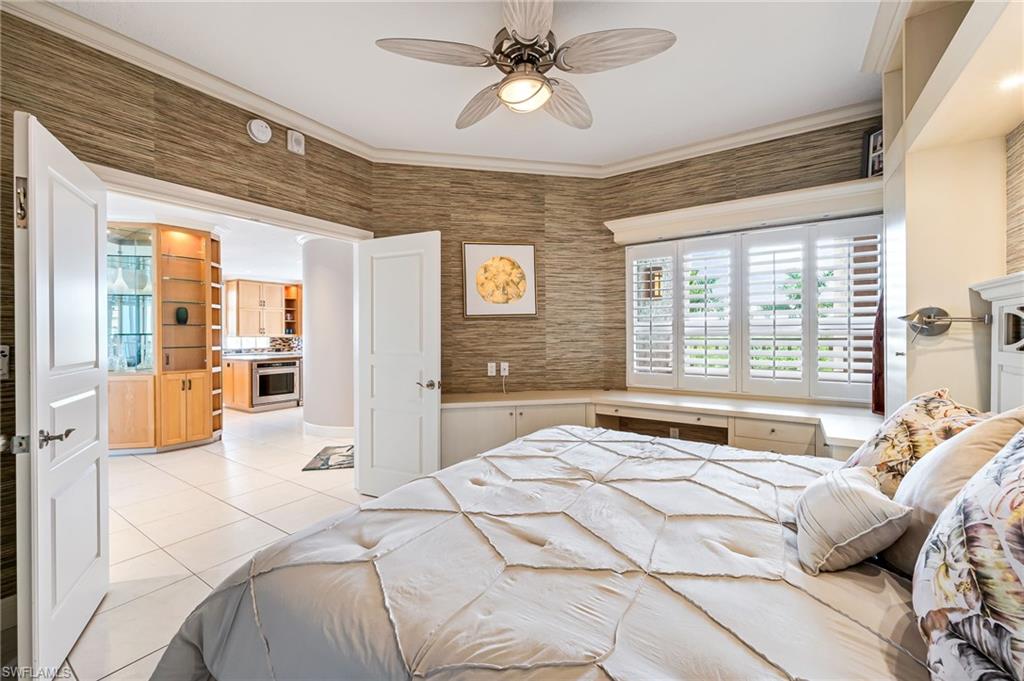 BAREFOOT BEACH CLUB - Residential
