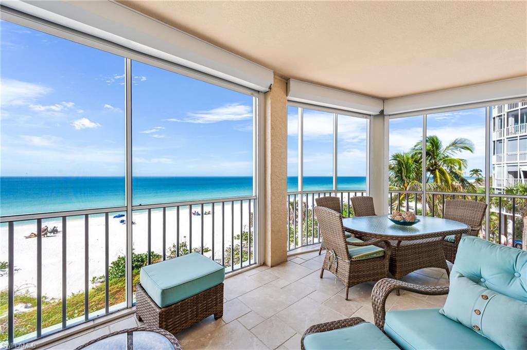 BAREFOOT BEACH CLUB - Residential