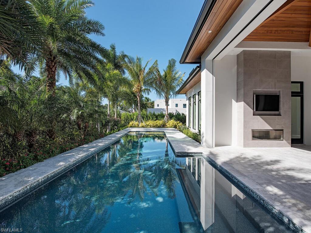 PARK SHORE - Residential