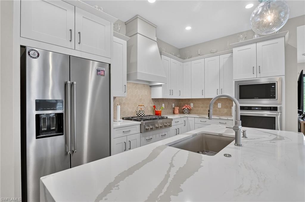 ABACO POINTE - Residential