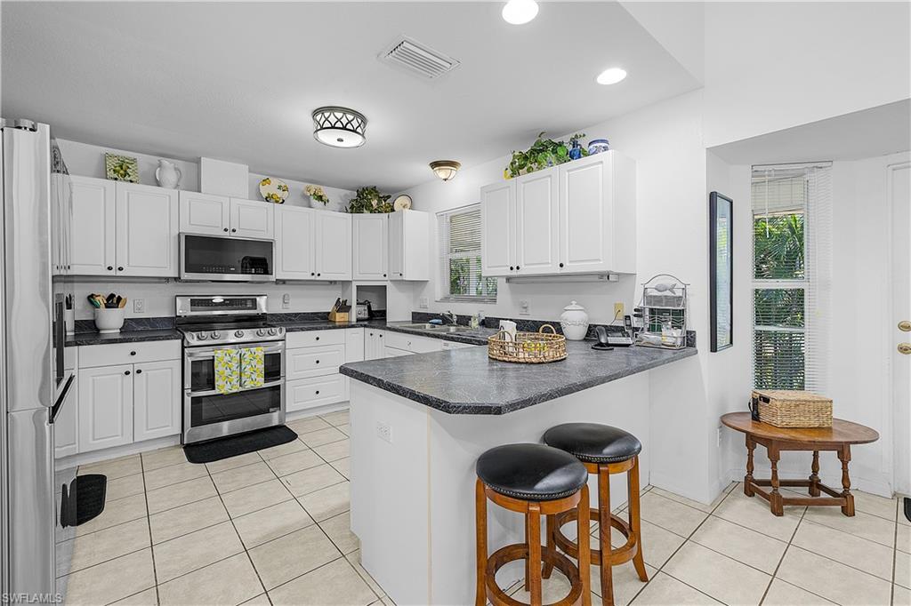 CAPTAINS COVE - Residential