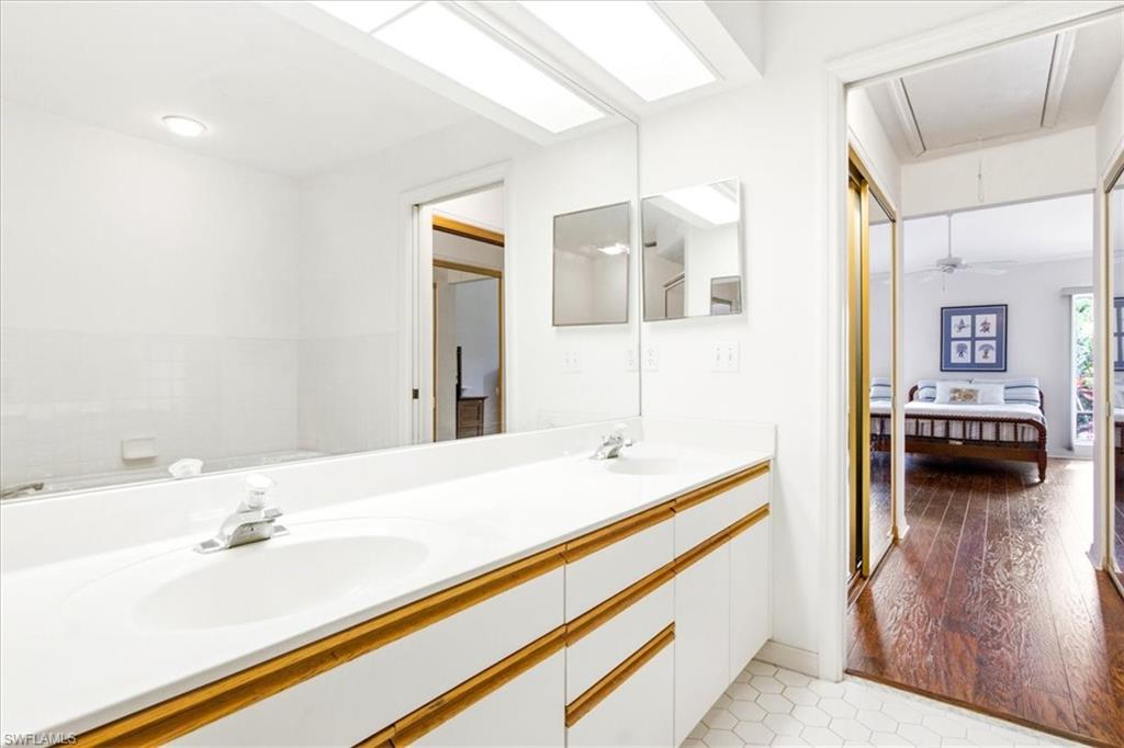 SUNGATE VILLAS - Residential